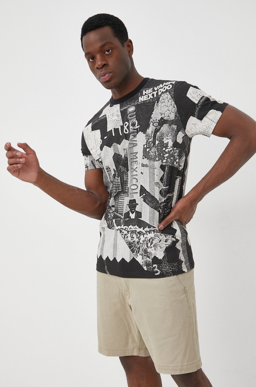 

Памучна тениска Desigual в сиво с десен, Сив