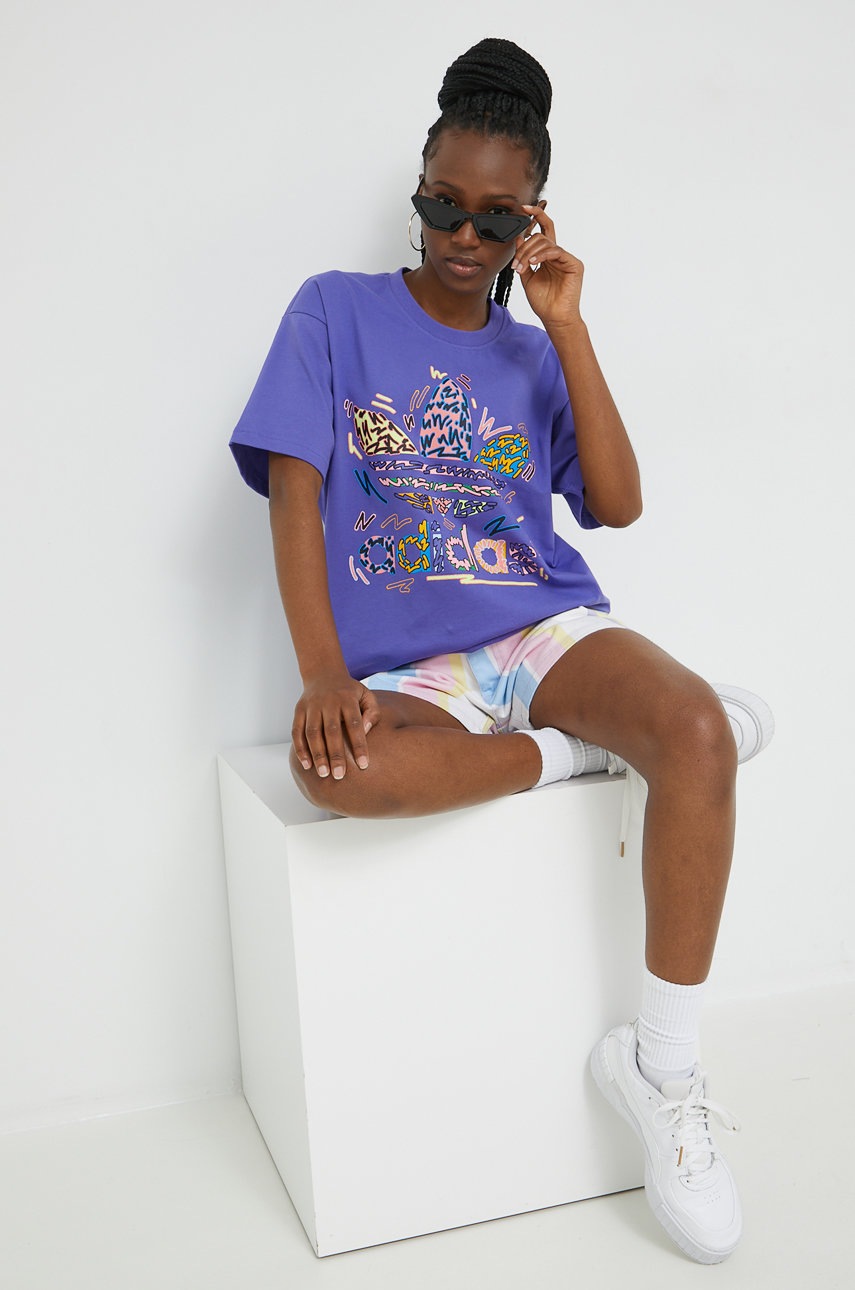 

Хлопковая футболка adidas Originals Pride цвет фиолетовый с принтом