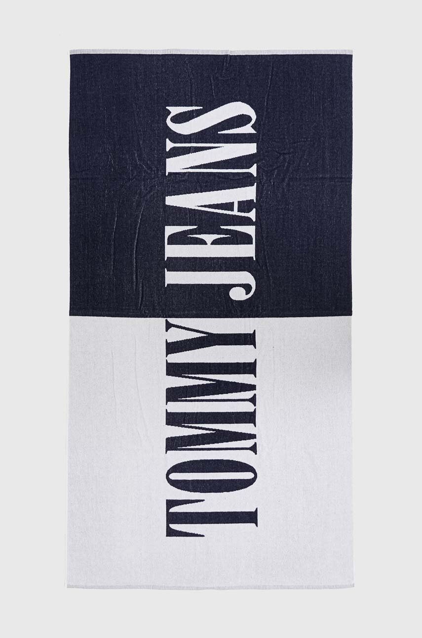 Levně Bavlněný ručník Tommy Jeans tmavomodrá barva