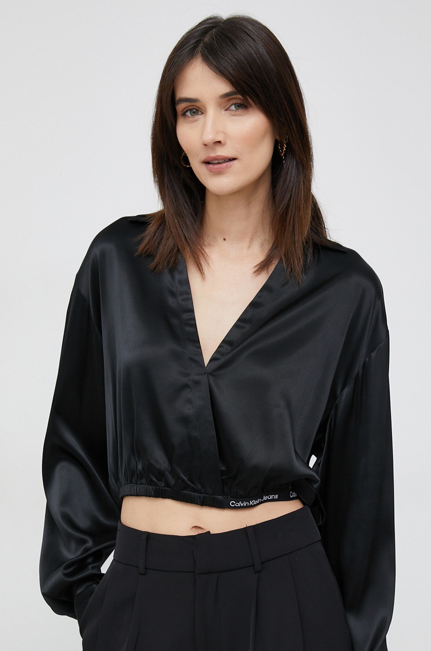 

Блуза Calvin Klein Jeans в черно с изчистен дизайн, Черен