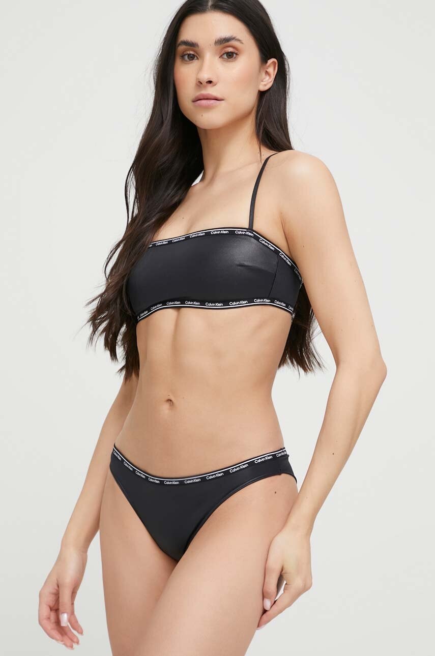 

Горнище на бански Calvin Klein в черно с леко подплатена чашка, Черен
