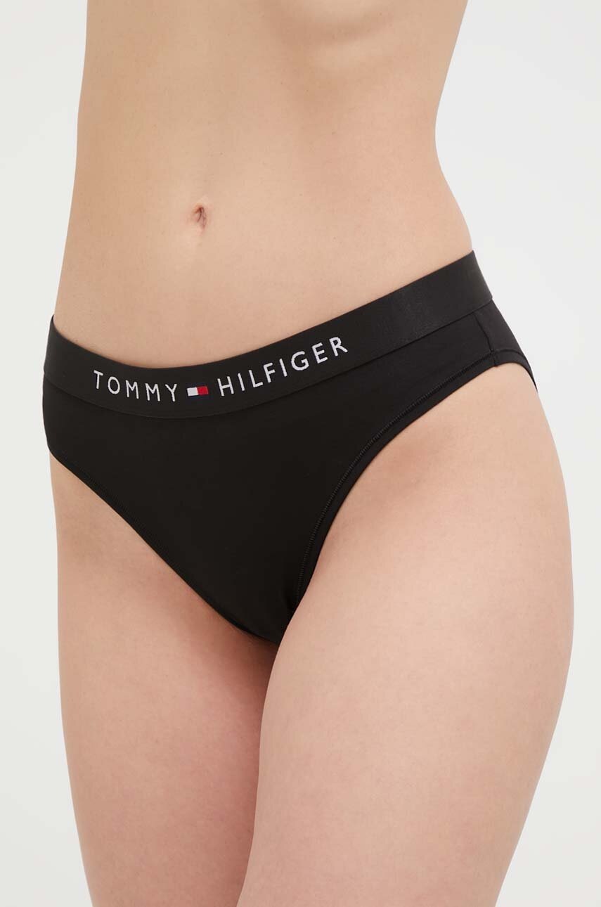 

Бикини Tommy Hilfiger в черно UW0UW04145, Черен