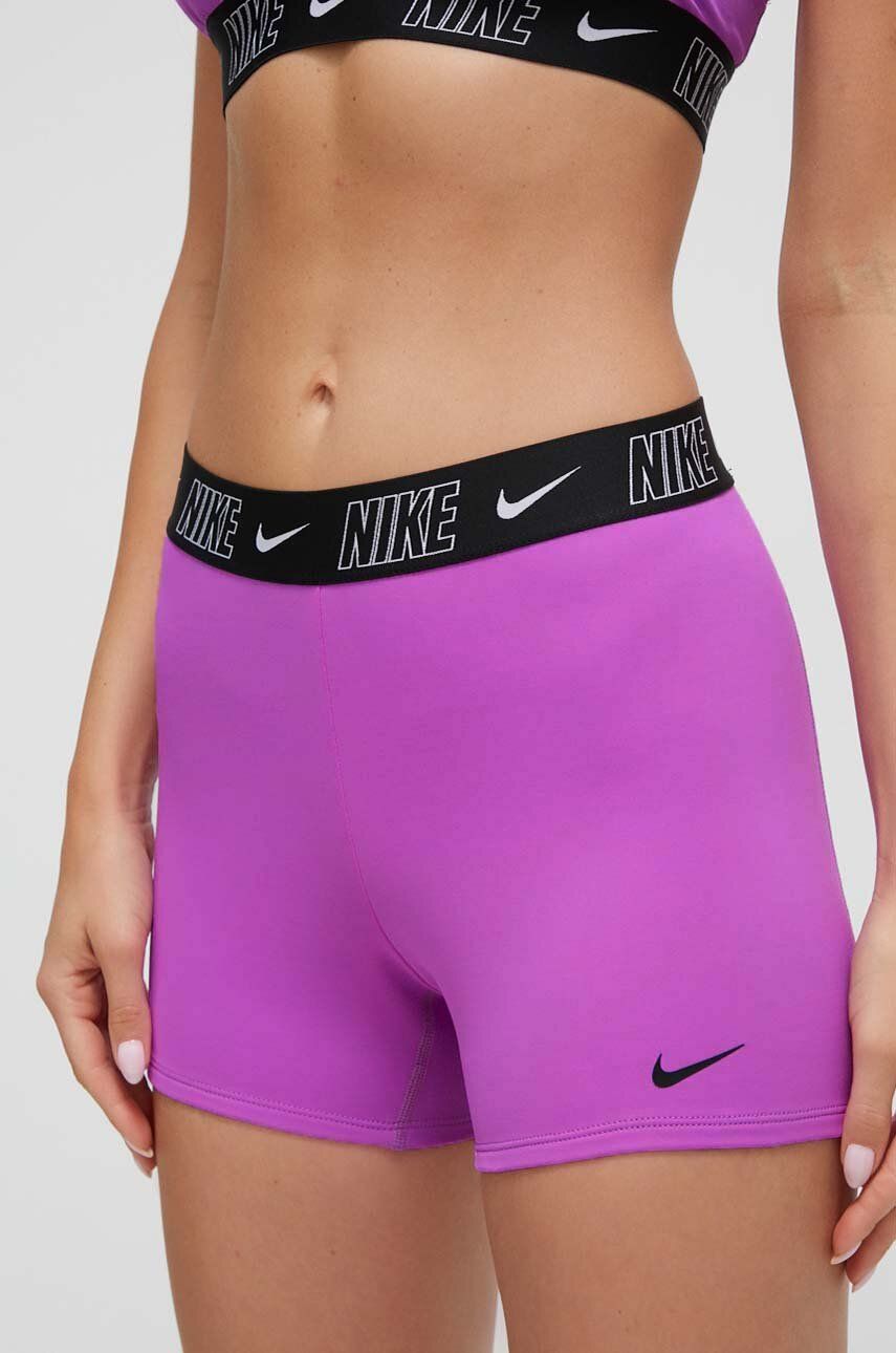 Levně Plavkové šortky Nike Logo Tape fialová barva