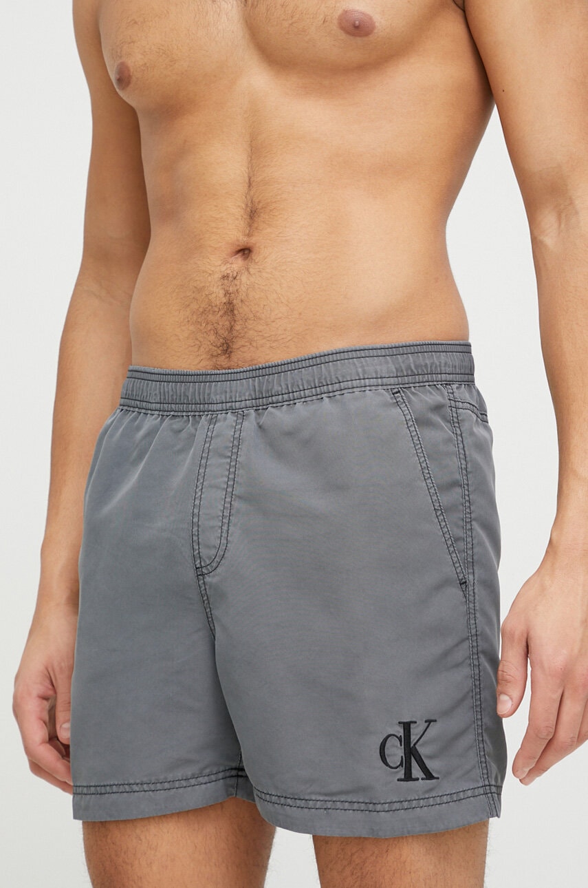 

Плувни шорти Calvin Klein в сиво, Сив