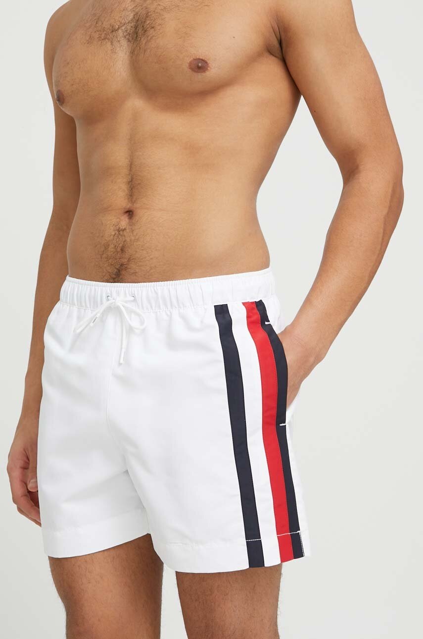 Levně Plavkové šortky Tommy Hilfiger bílá barva