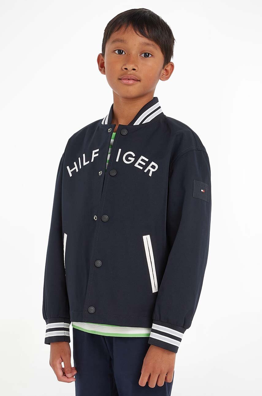 

Детско яке бомбър Tommy Hilfiger в тъмносиньо, Тъмносин