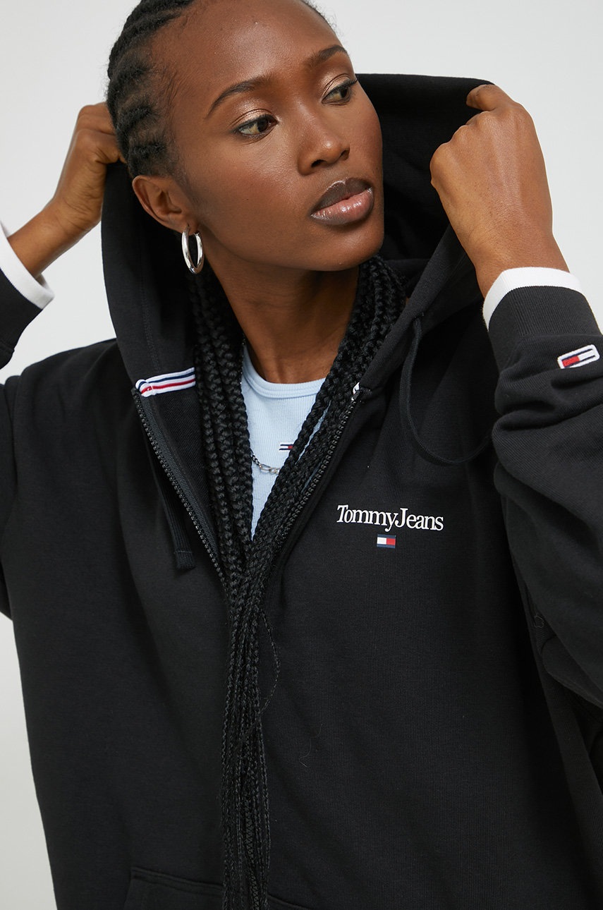 

Кофта Tommy Jeans женская цвет чёрный с капюшоном с принтом