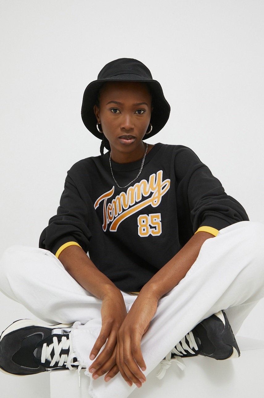 

Кофта Tommy Jeans жіноча колір чорний з аплікацією