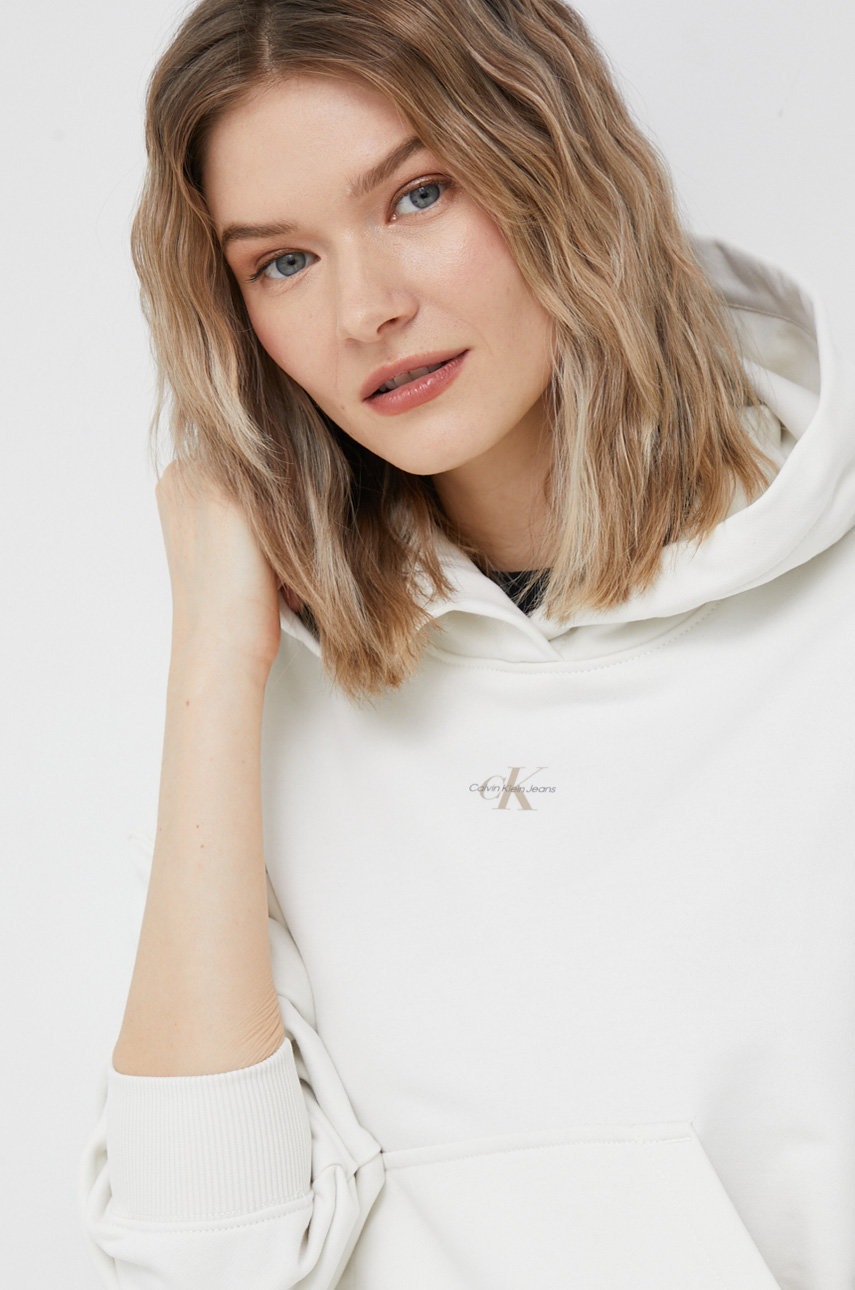 

Памучен суичър Calvin Klein Jeans в бежово с качулка с принт, Бежов