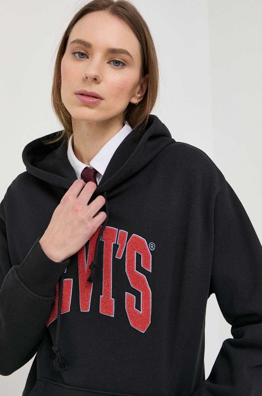 

Памучен суичър Levi's в черно с качулка с апликация, Черен