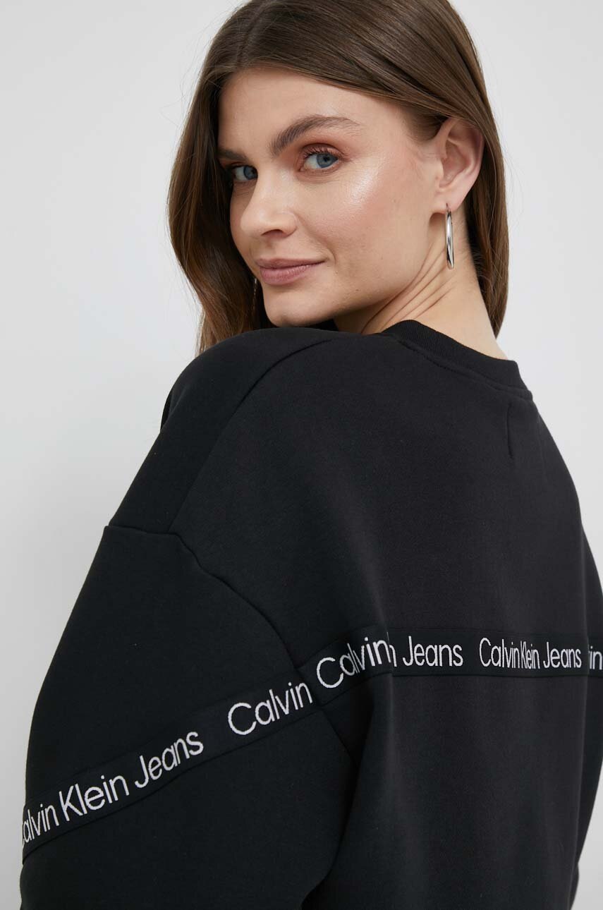 

Суичър Calvin Klein Jeans в черно с апликация, Черен