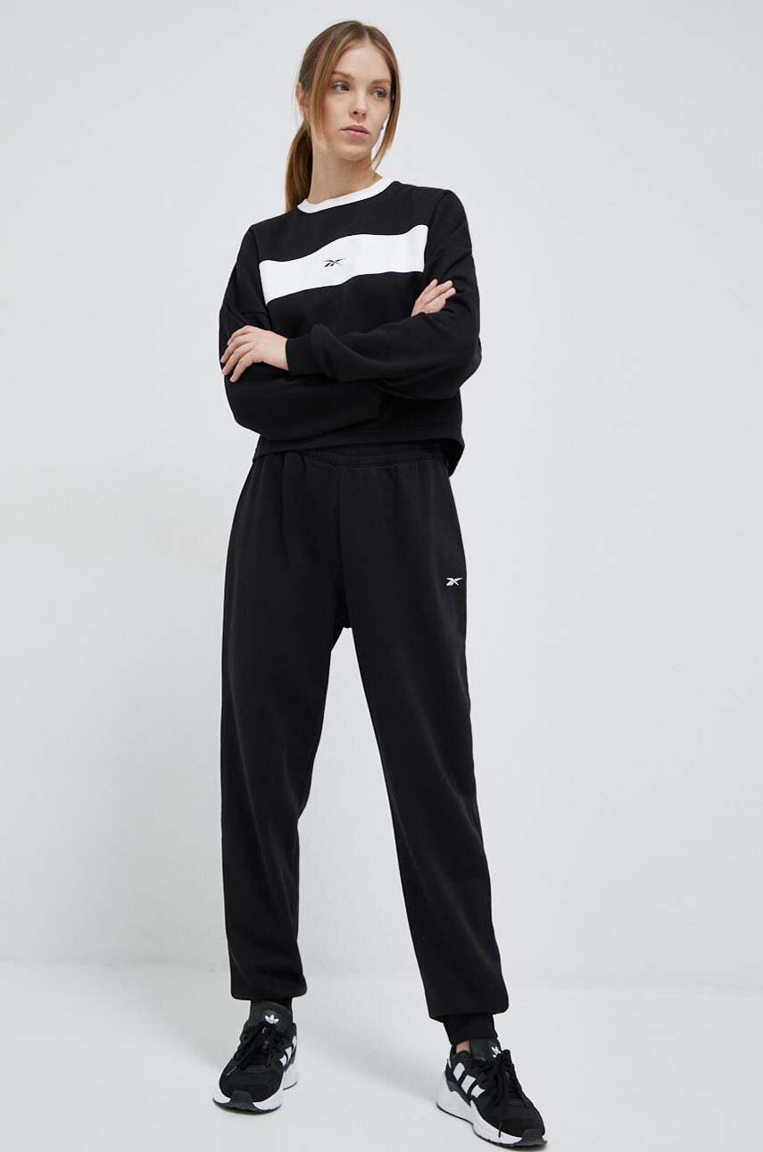 

Спортивный костюм Reebok женский цвет чёрный