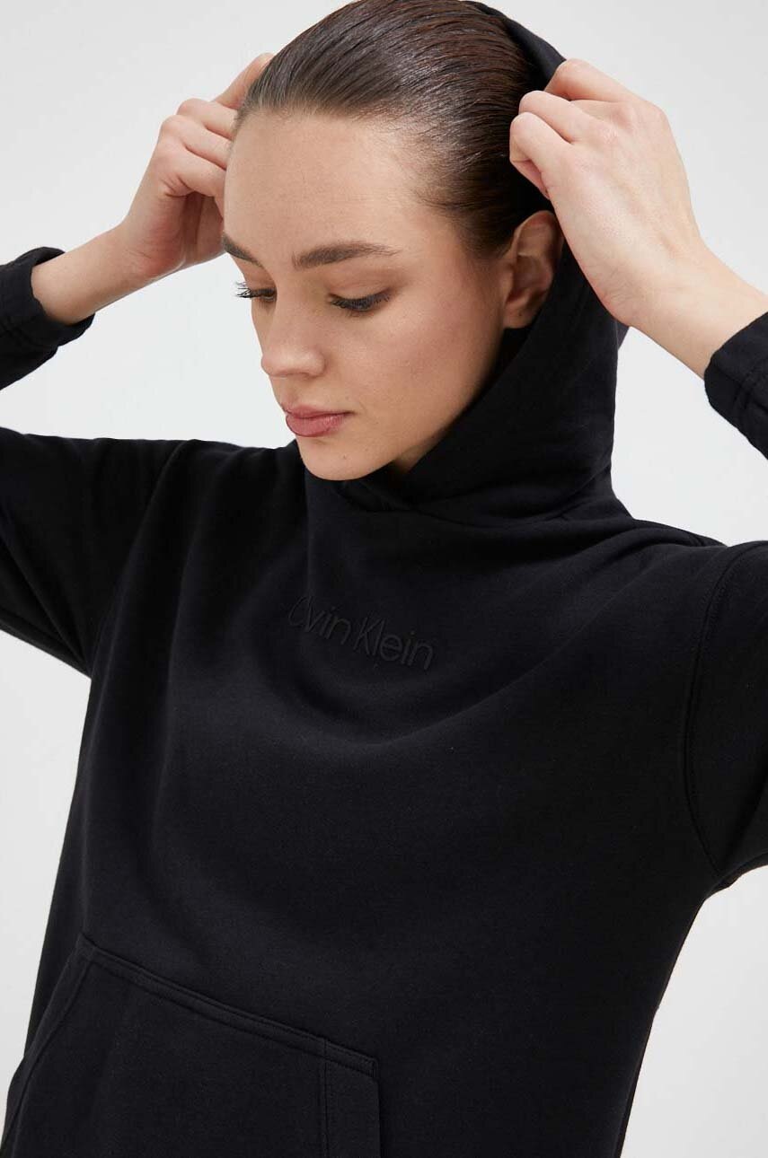 

Спортен суичър Calvin Klein Performance Essentials в черно с качулка с изчистен дизайн, Черен
