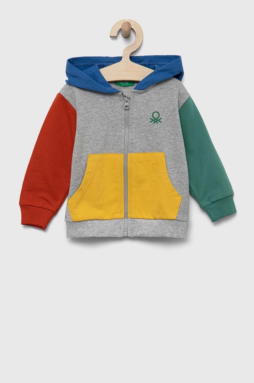 

Детски памучен суичър United Colors of Benetton с качулка с принт, Многоцветен