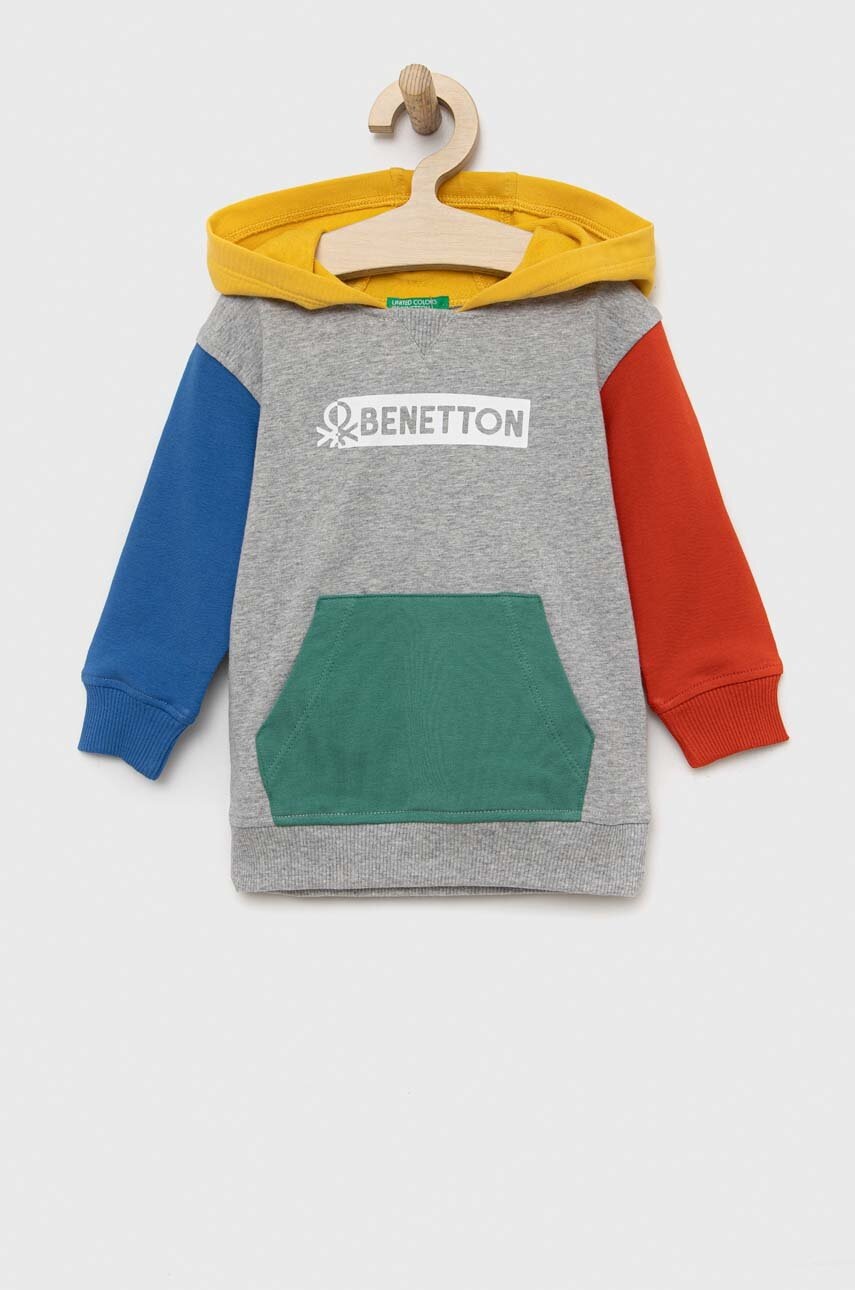 

Дитяча кофта United Colors of Benetton з капюшоном з принтом