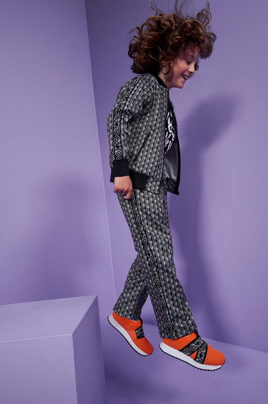 Așteaptă imaginea pentru produs