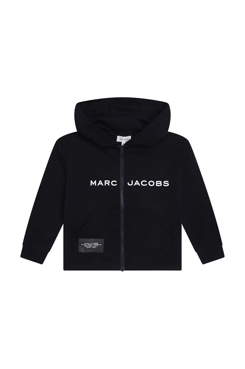 E-shop Dětská bavlněná mikina Marc Jacobs tmavomodrá barva, s kapucí, s potiskem