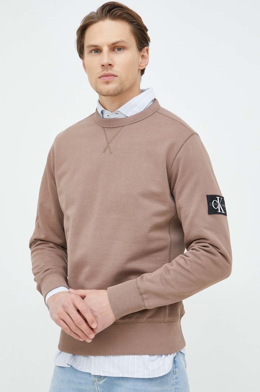 

Памучен суичър Calvin Klein Jeans в кафяво с изчистен дизайн, Кафяв
