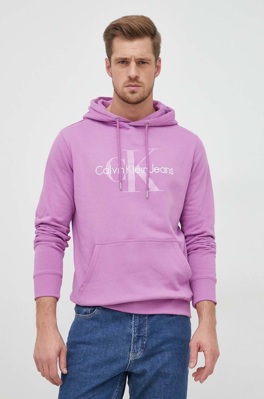 

Памучен суичър Calvin Klein Jeans в лилаво с качулка с апликация, Виолетов