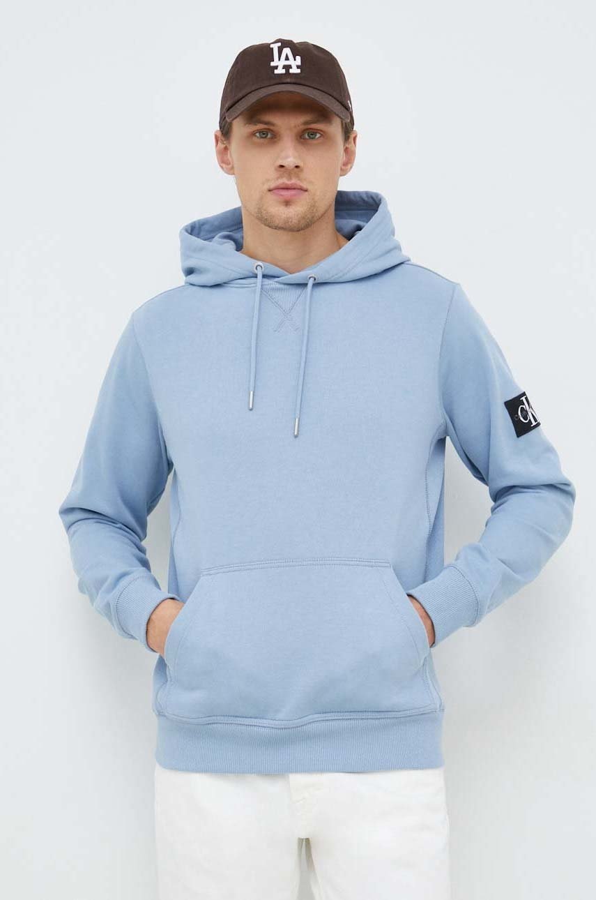 

Памучен суичър Calvin Klein Jeans в синьо с качулка с изчистен дизайн, Син