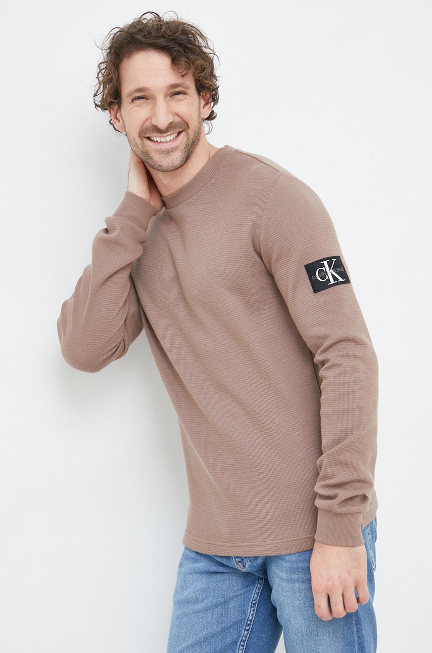 

Памучна блуза с дълги ръкави Calvin Klein Jeans мъжка в кафяво с апликация, Кафяв