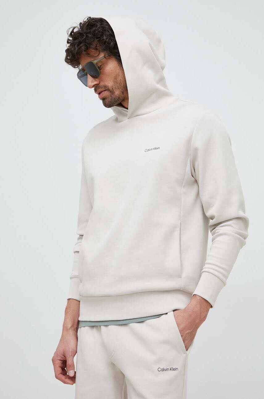 

Суичър Calvin Klein в бежово с качулка с изчистен дизайн, Бежов