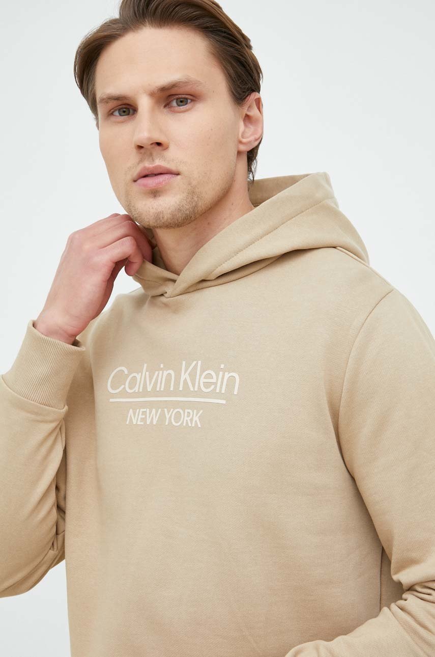 

Памучен суичър Calvin Klein в бежово с качулка с десен, Бежов