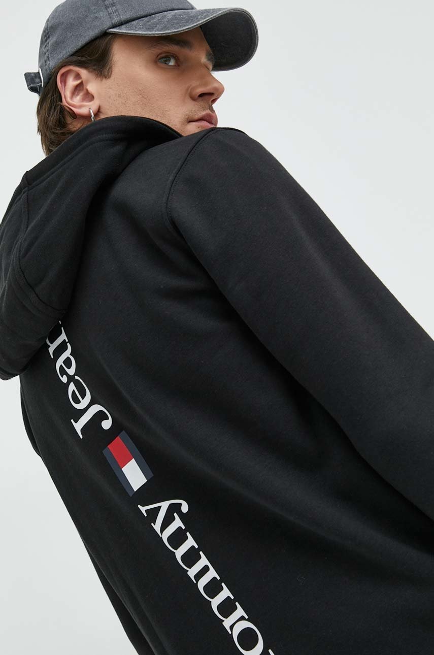 

Суичър Tommy Jeans в черно с качулка с принт, Черен