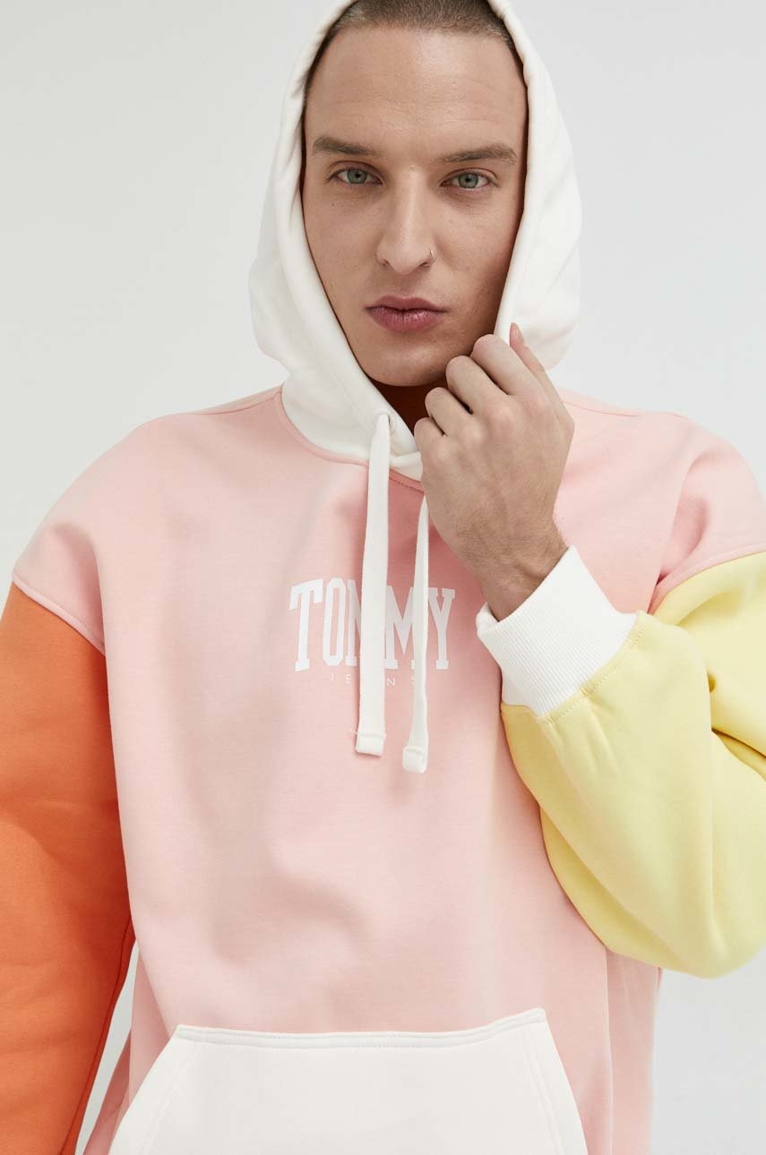 

Суичър Tommy Jeans в розово с качулка с десен, Розов