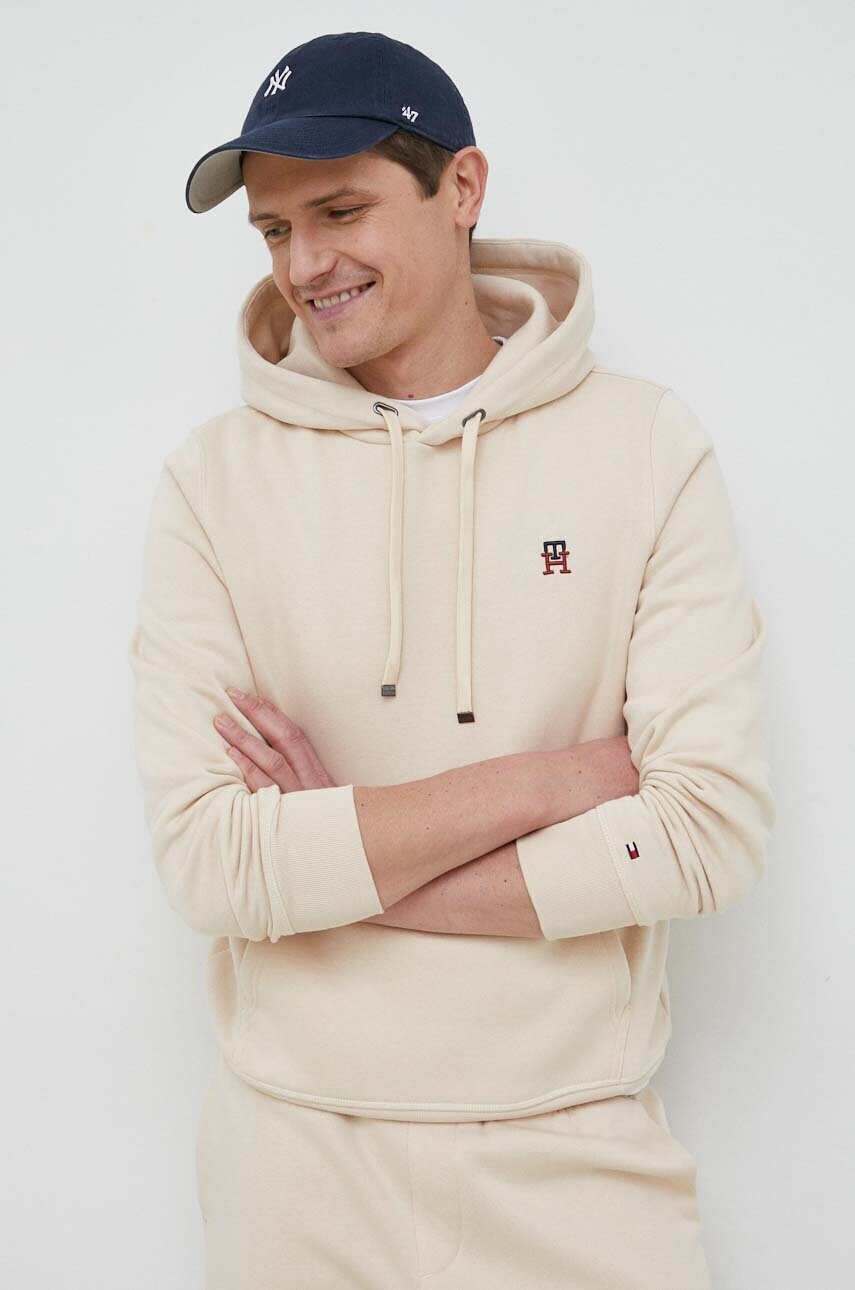 

Суичър Tommy Hilfiger в бежово с качулка с изчистен дизайн, Бежов
