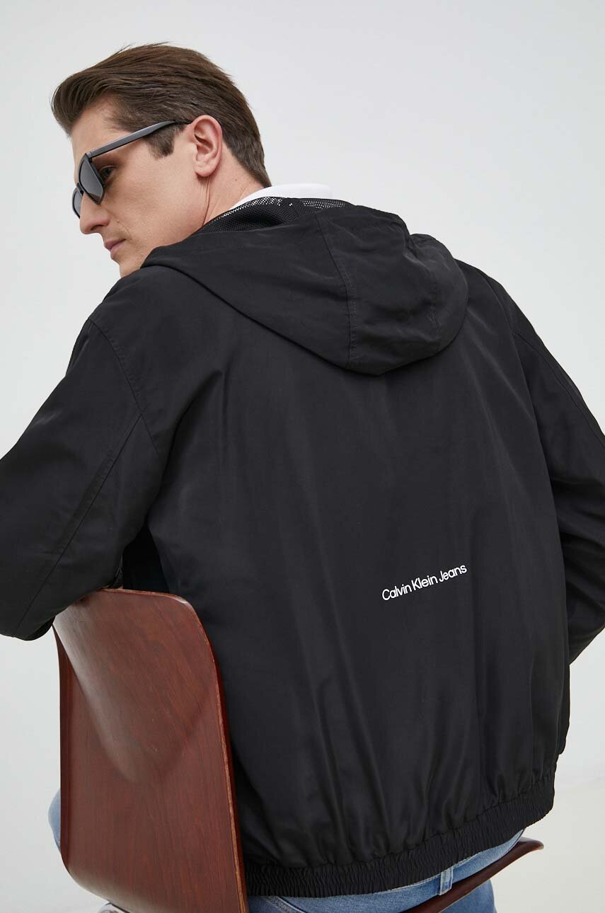 

Яке Calvin Klein Jeans в черно с преходна изолация, Черен