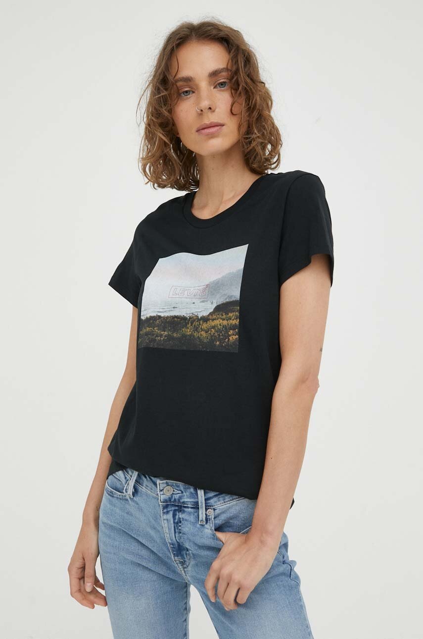 

Памучна тениска Levi's в черно, Черен