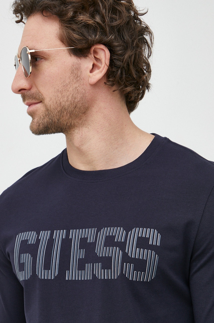 

Лонгслів Guess чоловічий колір синій з принтом