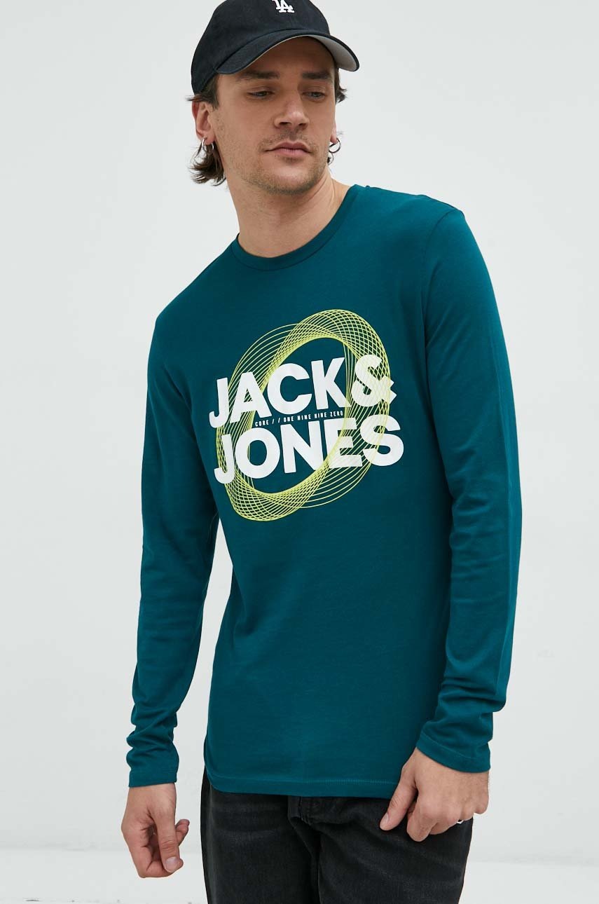 

Бавовняний лонгслів Jack & Jones JCOLUCA TEE LS CREW NECK FST колір зелений з принтом 12225444