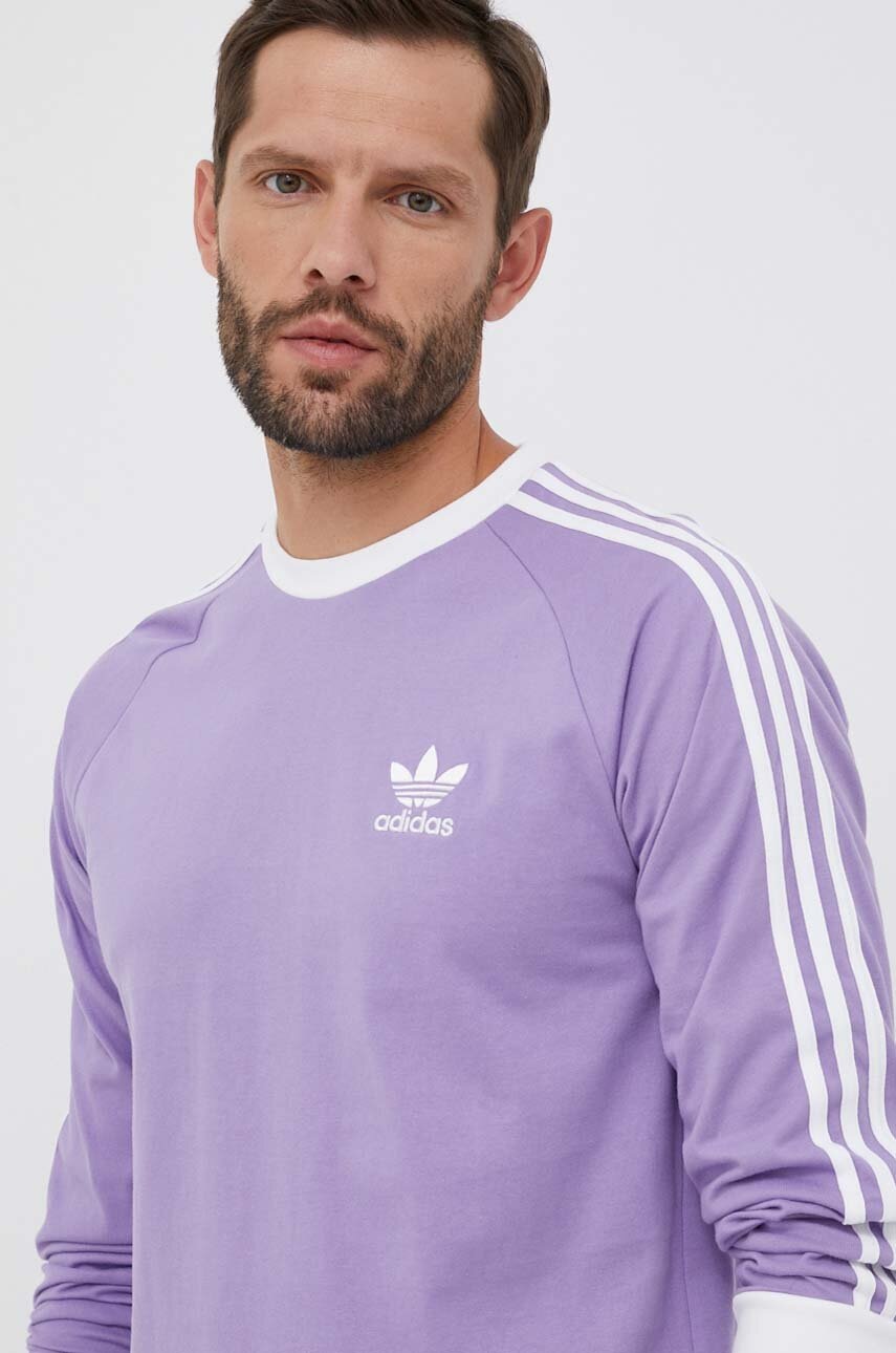 

Лонгслів adidas Originals чоловічий колір фіолетовий з аплікацією