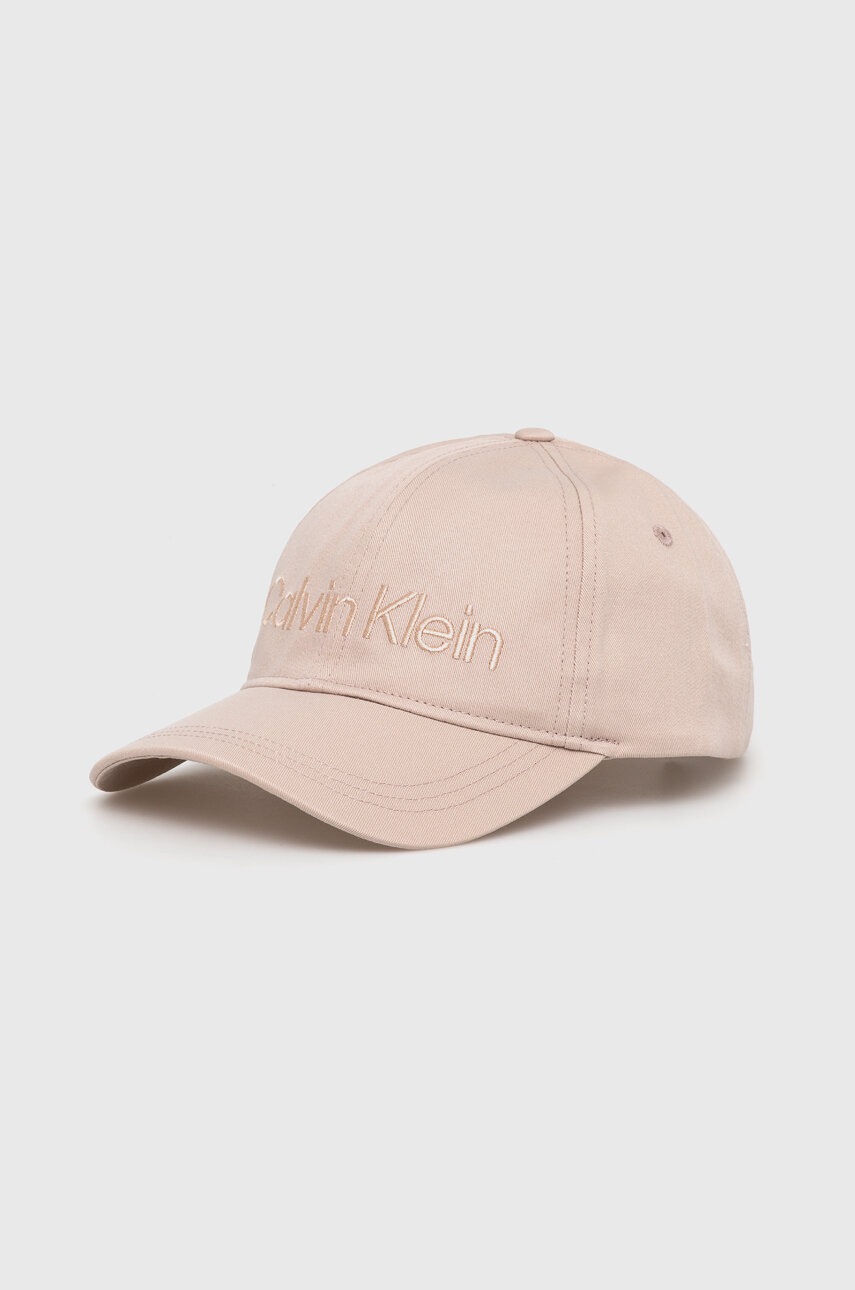 

Памучна шапка с козирка Calvin Klein в сиво с апликация, Сив