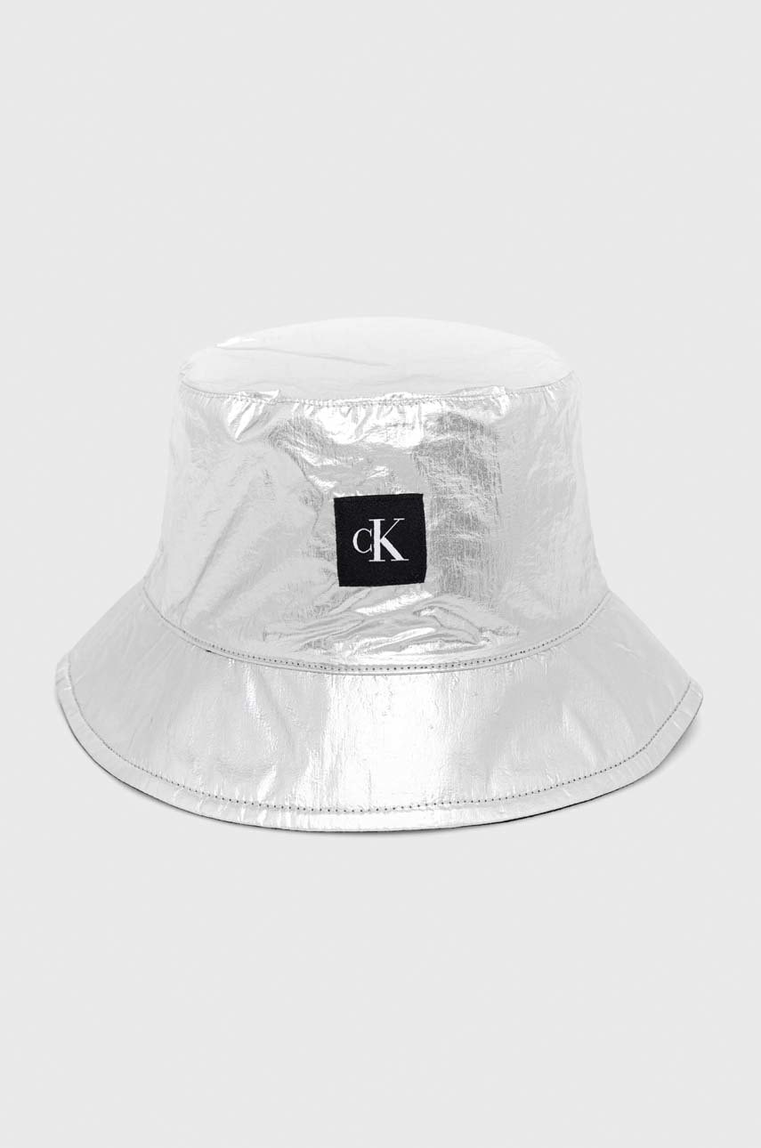 

Капела с две лица Calvin Klein Jeans в сребристо, Сребърен