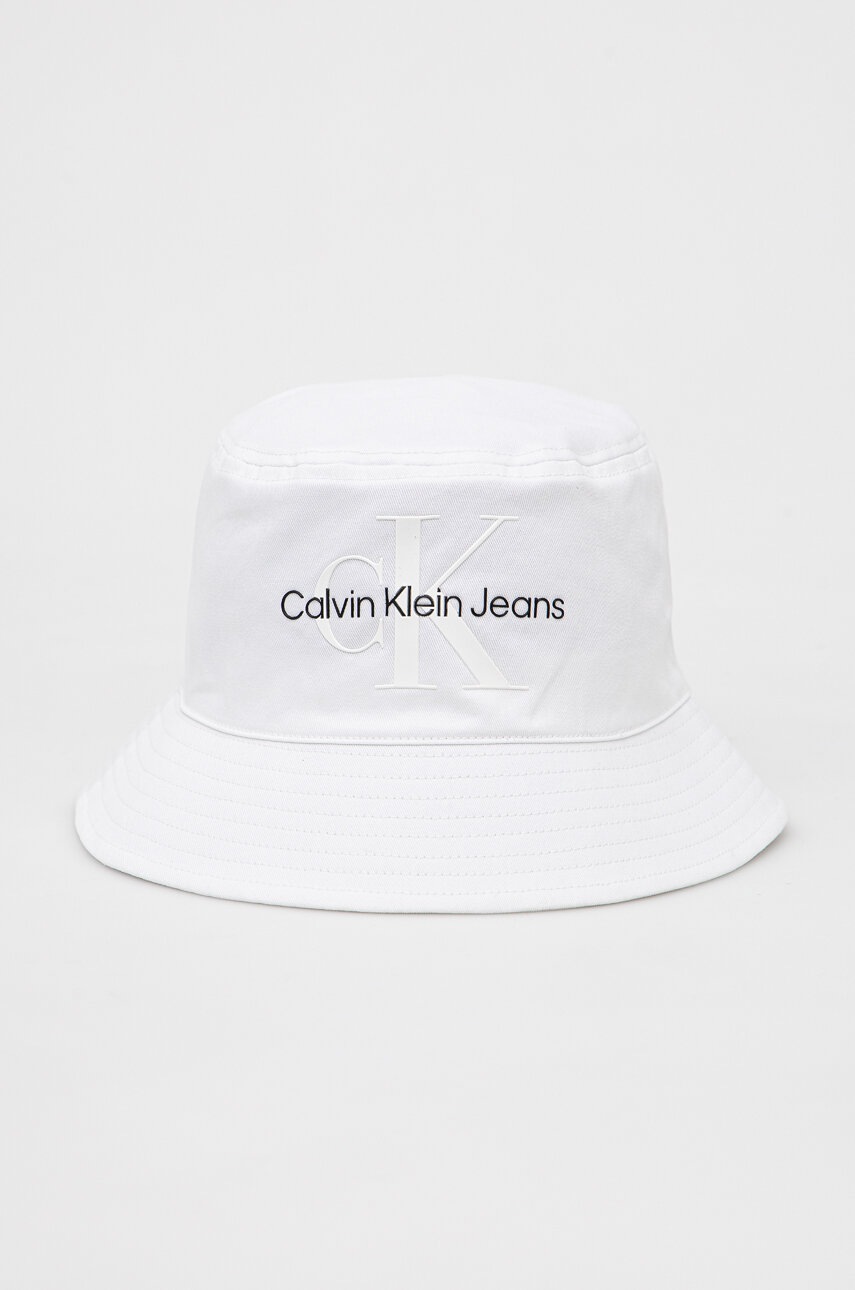 

Памучна капела Calvin Klein Jeans В бяло от памук, Бял