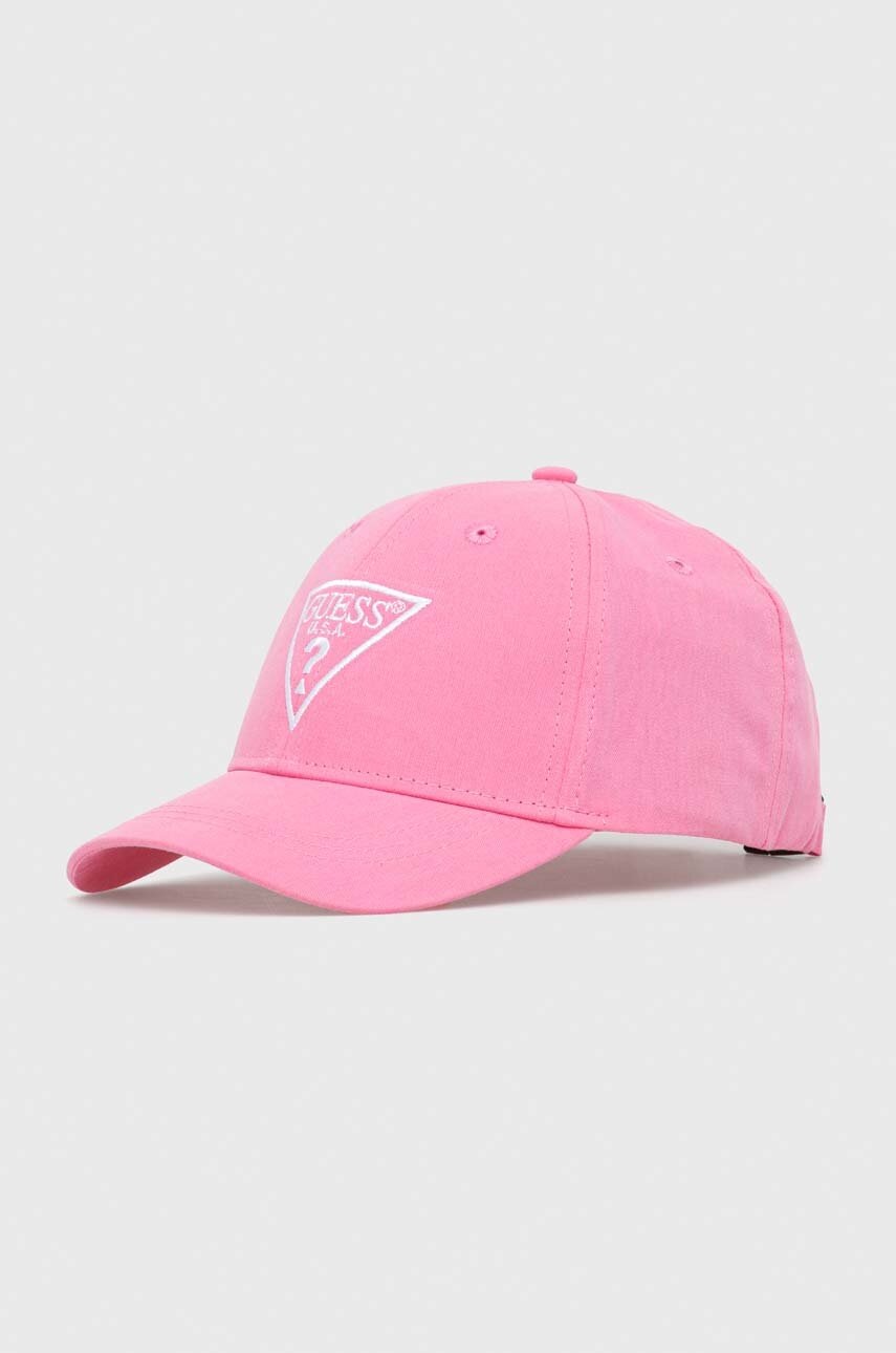 

Памучна шапка с козирка Guess в розово с апликация, Розов
