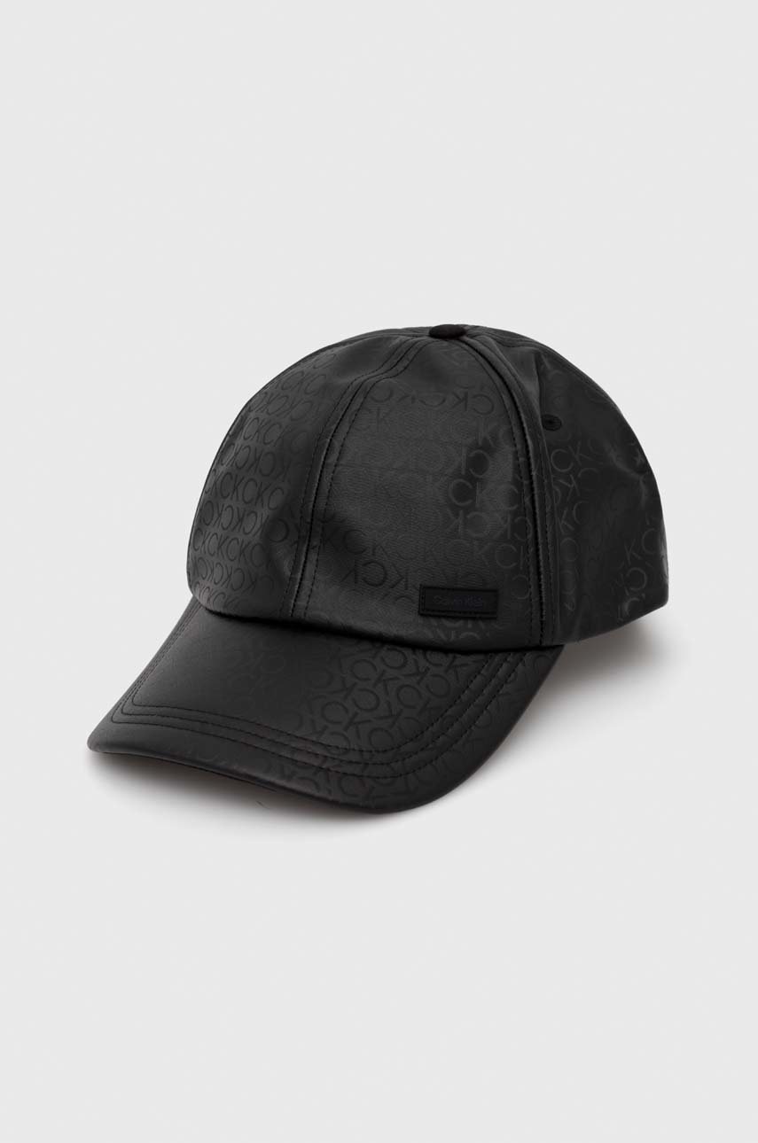 

Шапка с козирка Calvin Klein в черно с изчистен дизайн, Черен