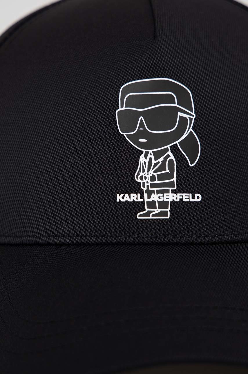 

Кепка Karl Lagerfeld цвет чёрный с аппликацией