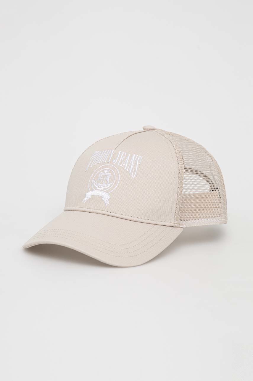

Шапка с козирка Tommy Jeans в бежово с апликация, Бежов