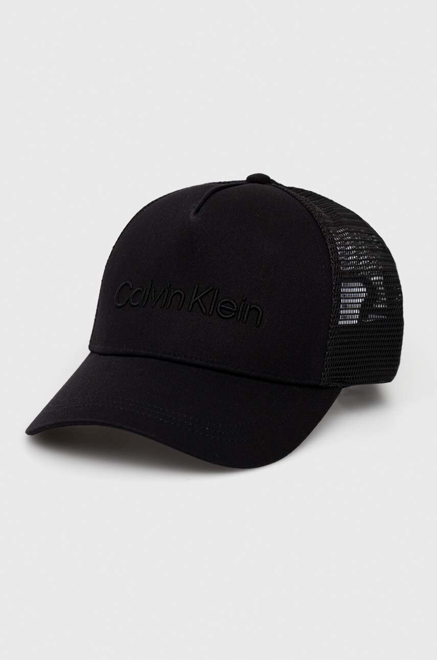 

Шапка с козирка Calvin Klein в черно с апликация K50K510334, Черен