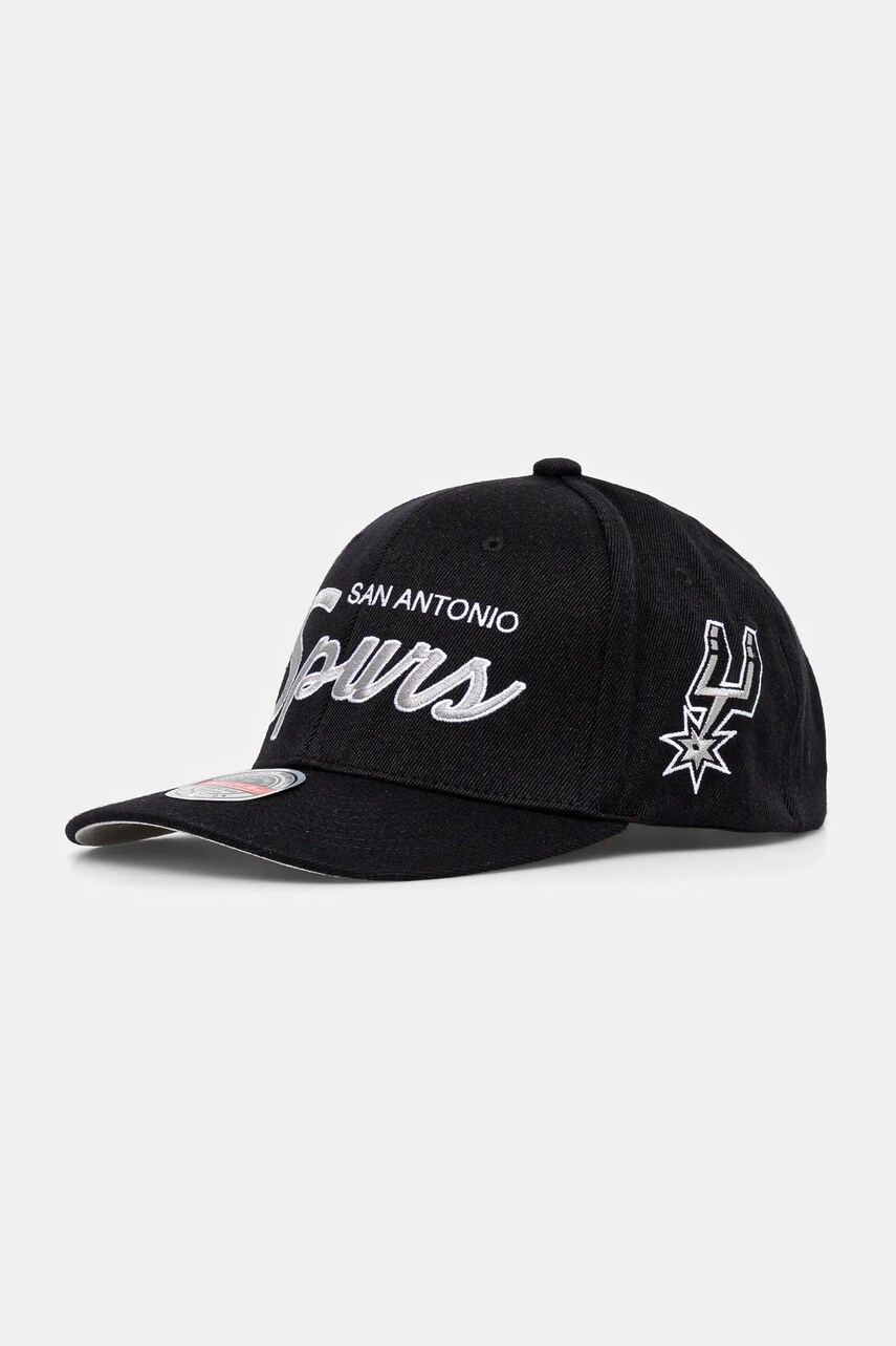 

Шапка с козирка с вълна Mitchell&Ness BOSTON CELTICS в лилаво с апликация, Черен