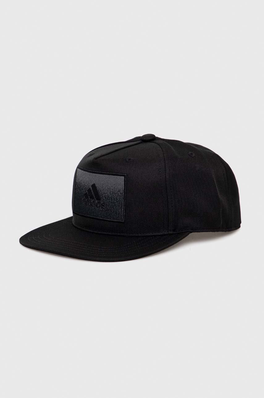 

Кепка adidas колір чорний з аплікацією