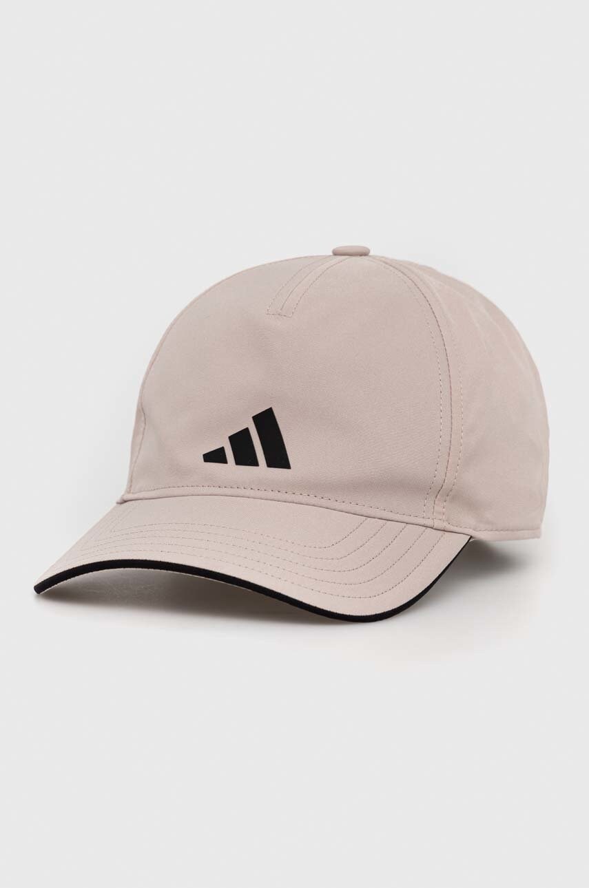 

Кепка adidas Performance колір бежевий з аплікацією