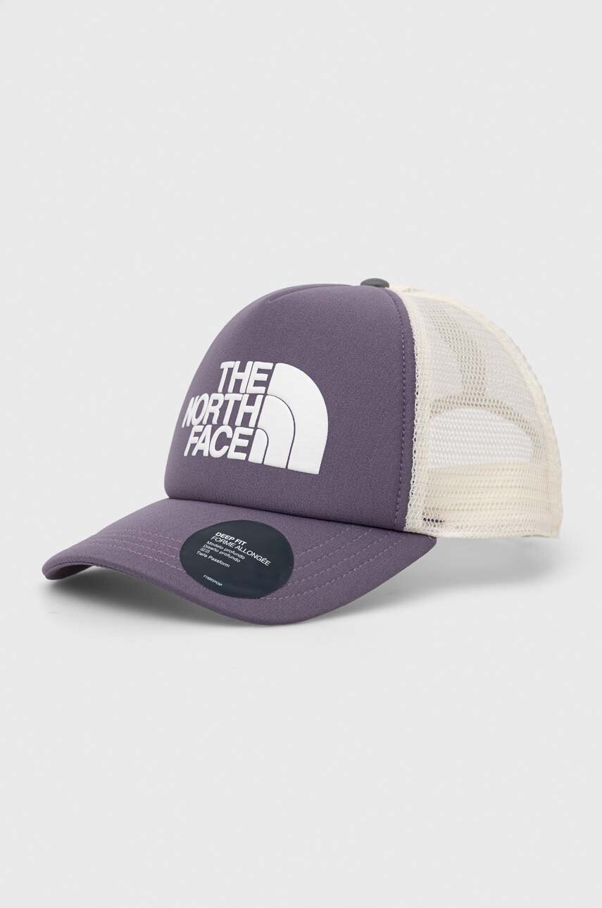 

Шапка с козирка The North Face в лилаво с апликация, Виолетов