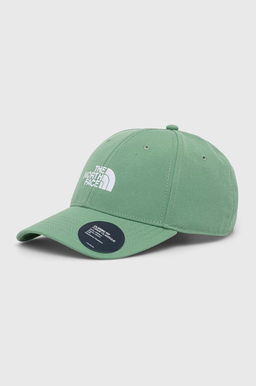 

Шапка с козирка The North Face в зелено с апликация, Зелен
