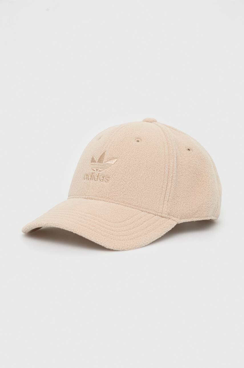 

Кепка adidas Originals цвет бежевый однотонная