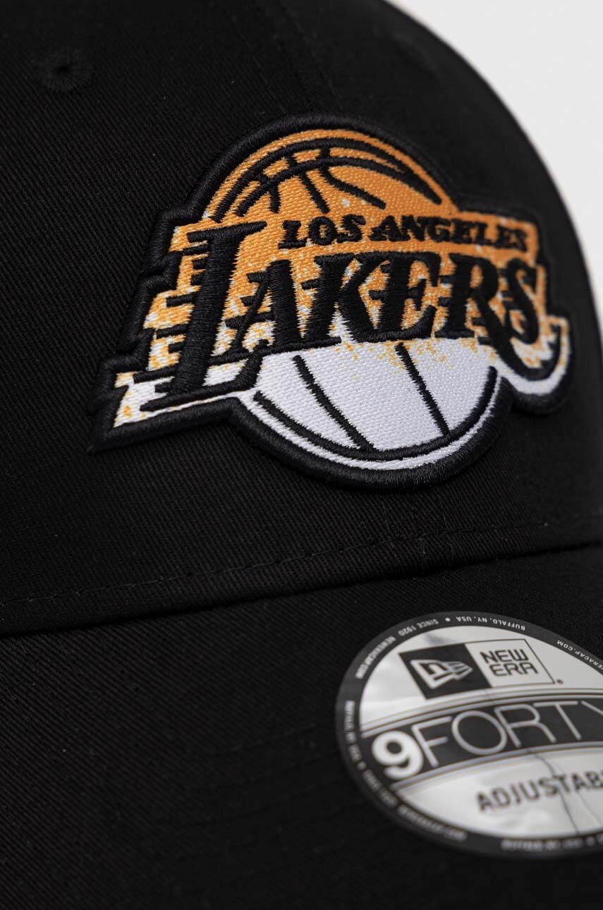 

Бавовняна бейсболка New Era колір чорний з аплікацією LOS ANGELES LAKERS